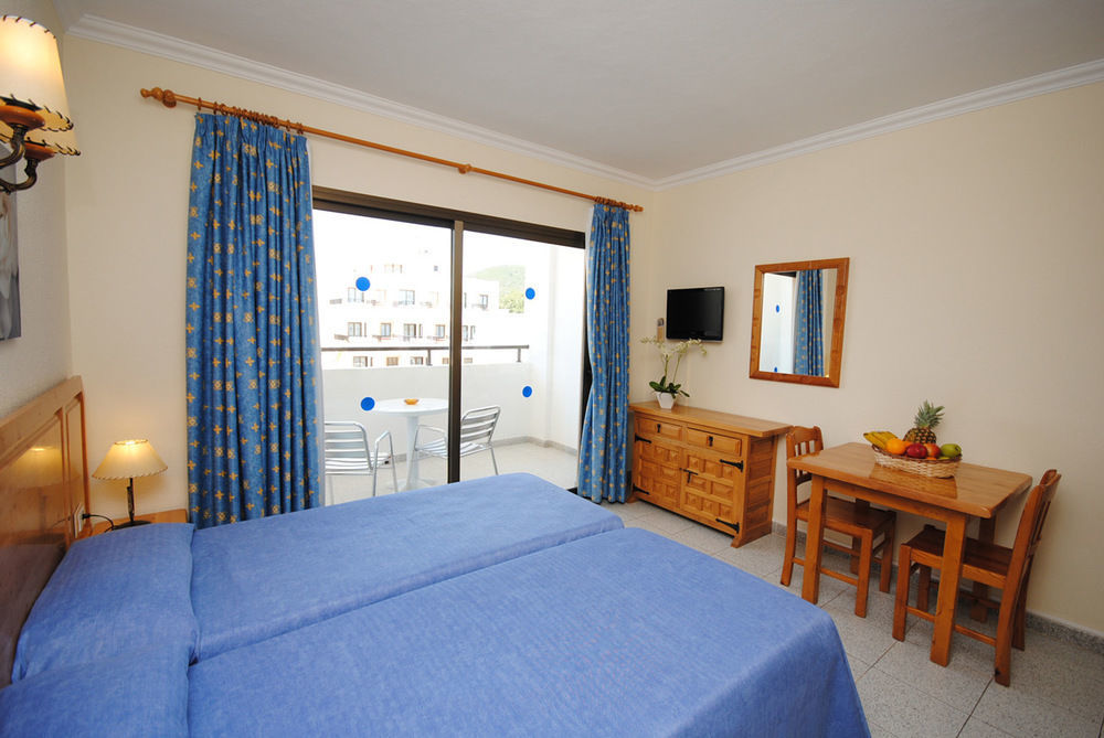 Casa Luis Apartments Santa Eularia des Riu Luaran gambar