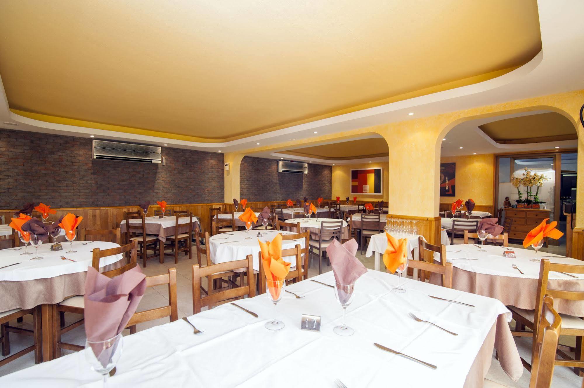 Casa Luis Apartments Santa Eularia des Riu Luaran gambar