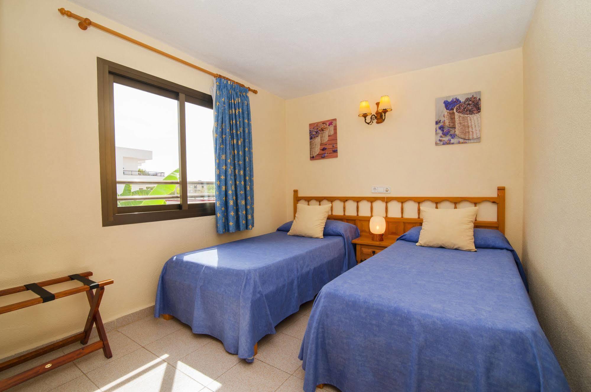 Casa Luis Apartments Santa Eularia des Riu Luaran gambar