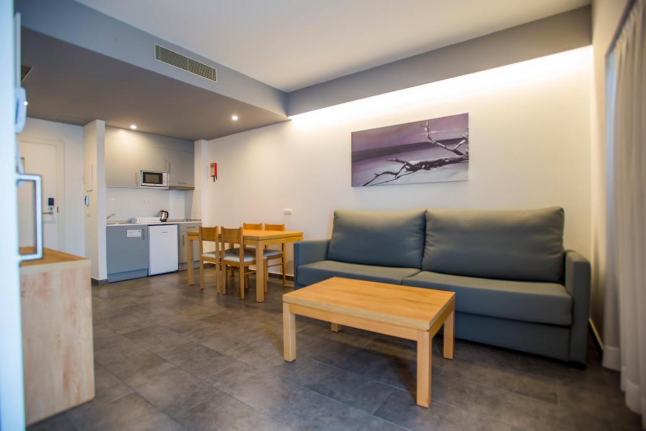 Casa Luis Apartments Santa Eularia des Riu Luaran gambar