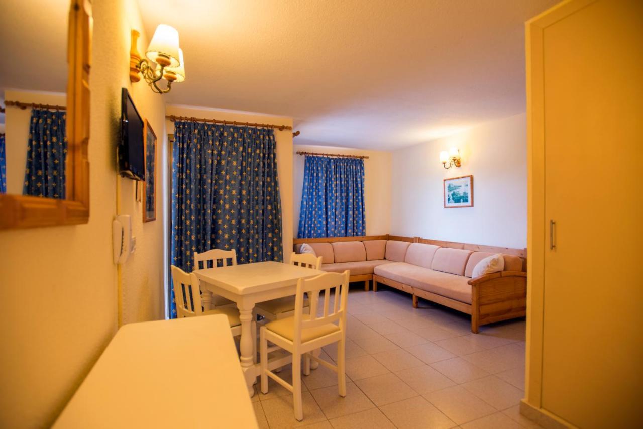 Casa Luis Apartments Santa Eularia des Riu Luaran gambar